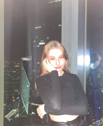 Открывая свои объятия, я расскажу тебе о радостях и грезах жизни. Со мной ты не почувствуешь одиночество, ведь мои услуги - это настоящая эстафета удовольствий.
Мои возможности безграничны, я умею развлекать и впечатлять. В моих объятиях ты прочувствуешь моменты блаженства, от которых ты не сможешь оторваться. Мои фото говорят сами за себя — я сексуальная богиня, умеющая подарить незабываемые мгновения наслаждения.
🔥Мои услуги основаны на интимной близости и эротическом массаже, моя фантазия безгранична, и я готова реализовать все твои желания. Я знаю, как подарить тебе незабываемый отдых и полное расслабление.
Отзывы обо мне говорят о моей опытности и профессионализме. Мои клиенты оценивают мою нежность и внимание к деталям. Позволь себе увидеть и почувствовать, что такое настоящее удовольствие.
🌟Ты и я, Москва и наши секретные встречи — как дополнительный пикантный эпизод в нашей обычной жизни. Я жду тебя, чтобы подарить нам обоим незабываемые моменты страсти. Не упусти возможность окунуться в мир наших фантазий и желаний — позвони мне прямо сейчас! 💋 Ульяна